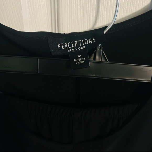 Perceptions 2-Piece Set Sleeveless Top w/Detail, Wide Leg Elastic Waist Pants 12 - Picture 2 of 11